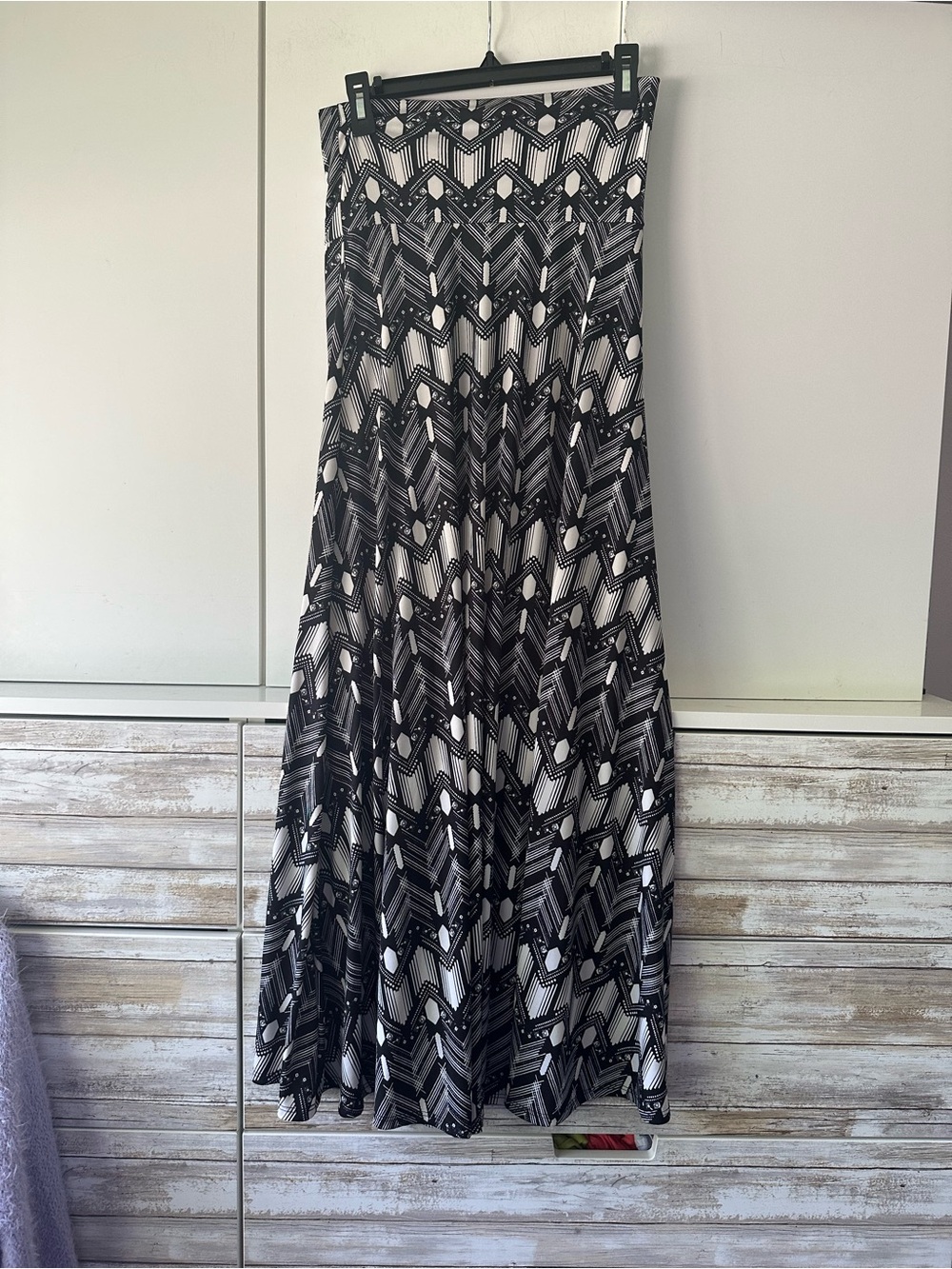 🖤 LuLaRoe Black White Geometric Maxi Skirt XS Stretch Boho Abstract Print - Picture 1 of 7